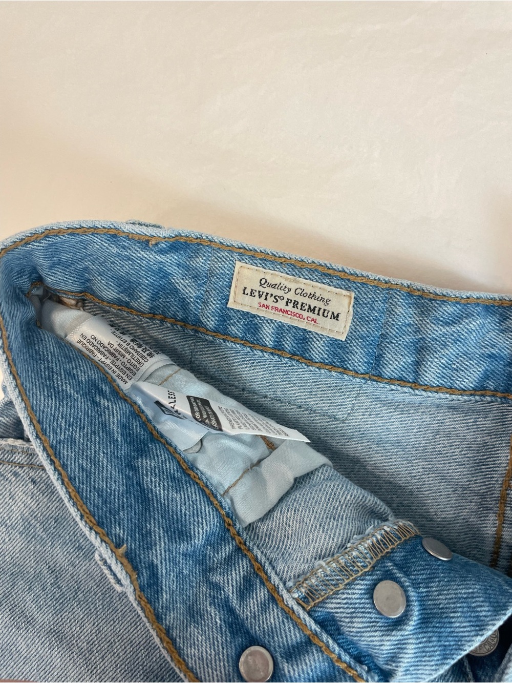 Levi’s 501 Jean Shorts in Ocean Blue - Picture 3 of 6